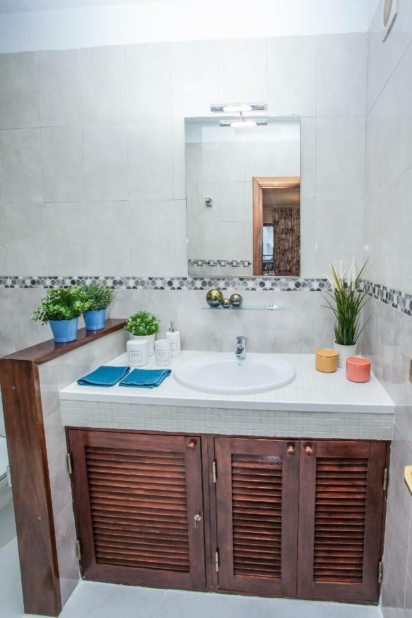 Spectacular Renovated Apartment, 5 Min To Camison Beach, With Aircon Arona  Dış mekan fotoğraf